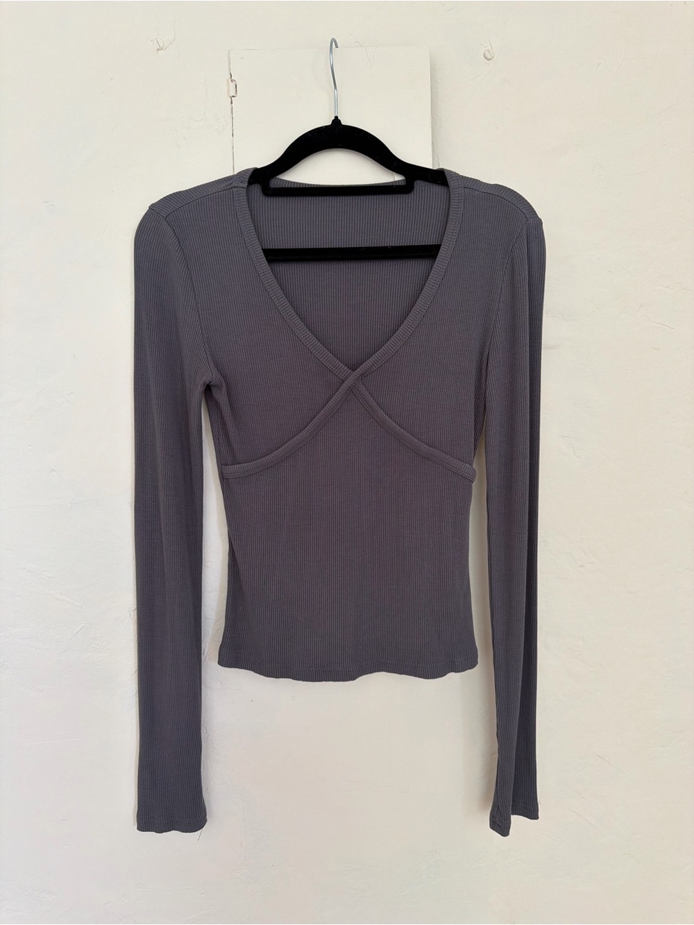 Commense Ribbed Long Sleeve V-Neck Top in Gray